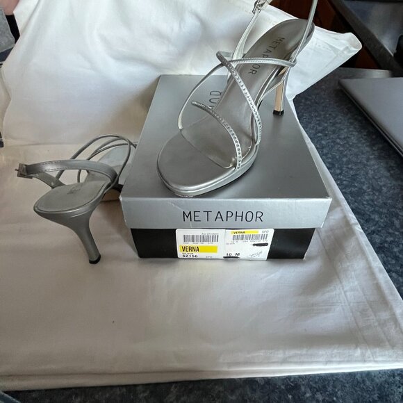 Beautiful silver Metaphor sandals - 10M - Verna - Picture 5 of 9